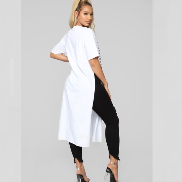 Last 1 - Oversized Graphic Tunic - Picture 6 of 7